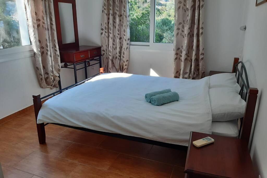 Villa Sunrise With Stunning Views And Private Pool Katokhórion 외부 사진